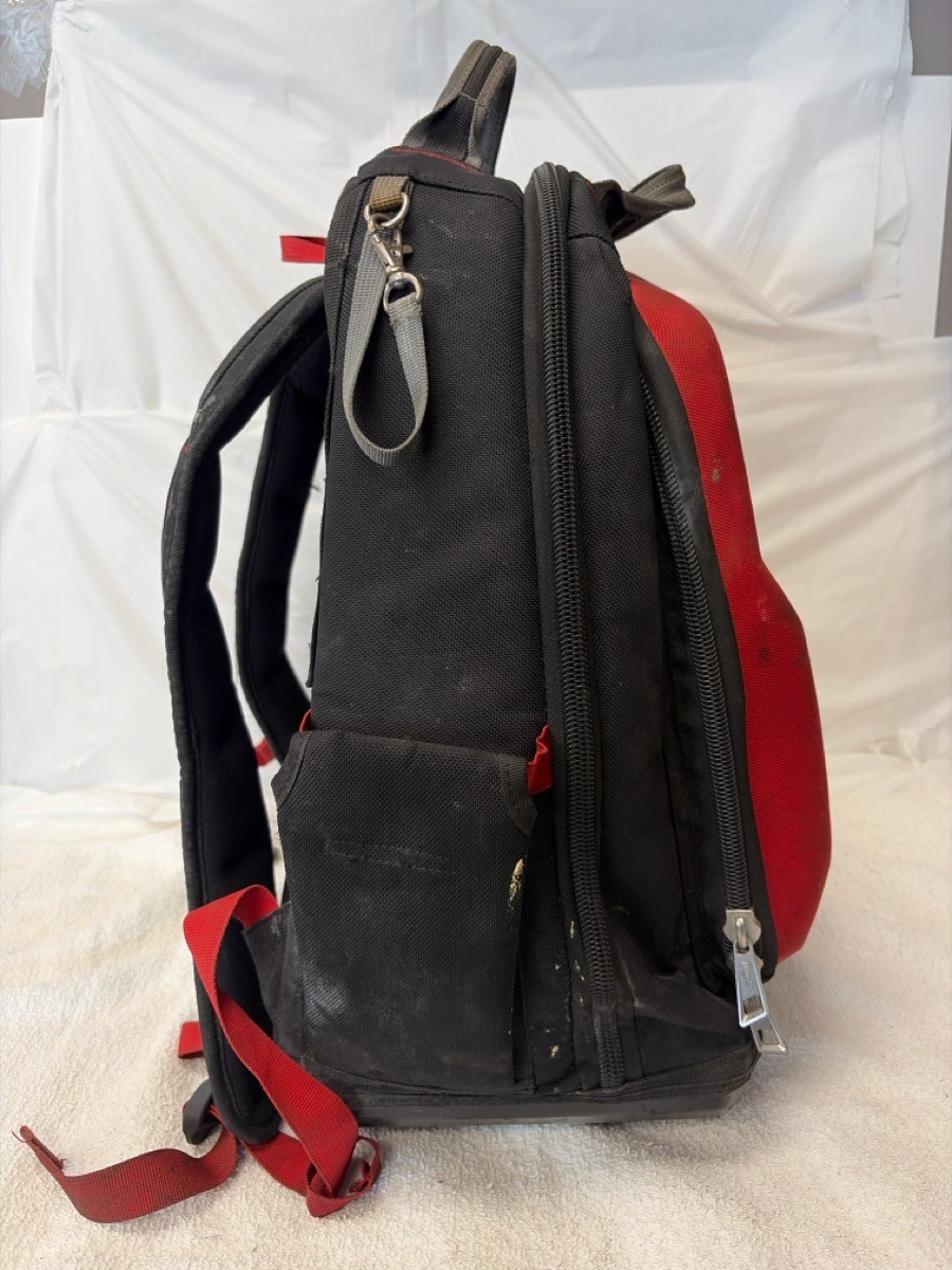 MILWAUKEE TOOLS 48-22-8301 48 POCKET PACKOUT BACKPACK PRE-OWNED (P23016620)