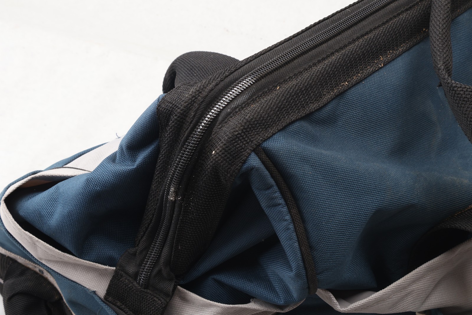 Bosch 18V Large Contractor Tool Bag 21″ Blue Multi-Pocket Canvas Heavy Duty
