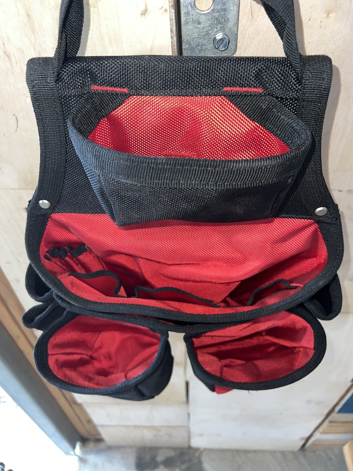 Milwaukee 13 Inch 17 Pocket Carpenter Tool Pouch Bag Belt Pouch 48-22-8121