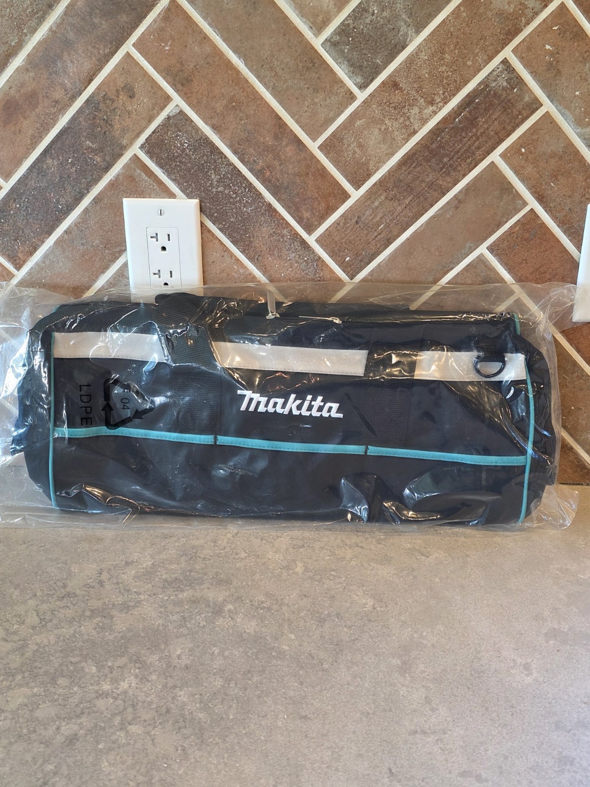 NEW Makita 20″x12″ Contractor Carrier Bag Power Tools Supplies