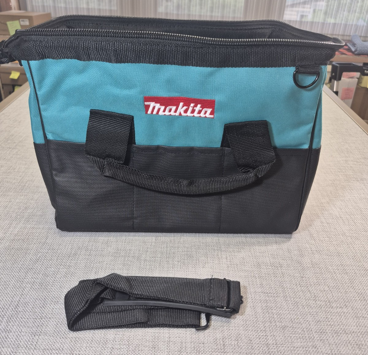 Makita 10″x13″x11″ Construction Tool Bag 831271-6 10 Pockets For 18V Drill Saw