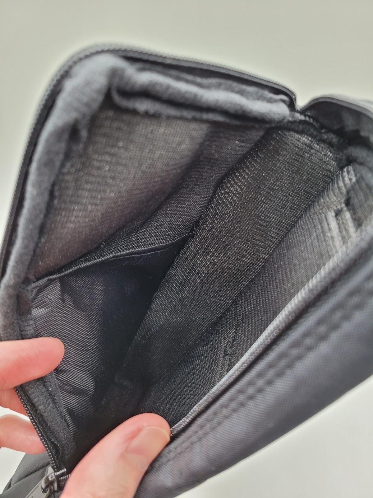 New Soft Carrying Case Polyester 9″ H x 4″ W Inside Pocket Black Zippered Holder
