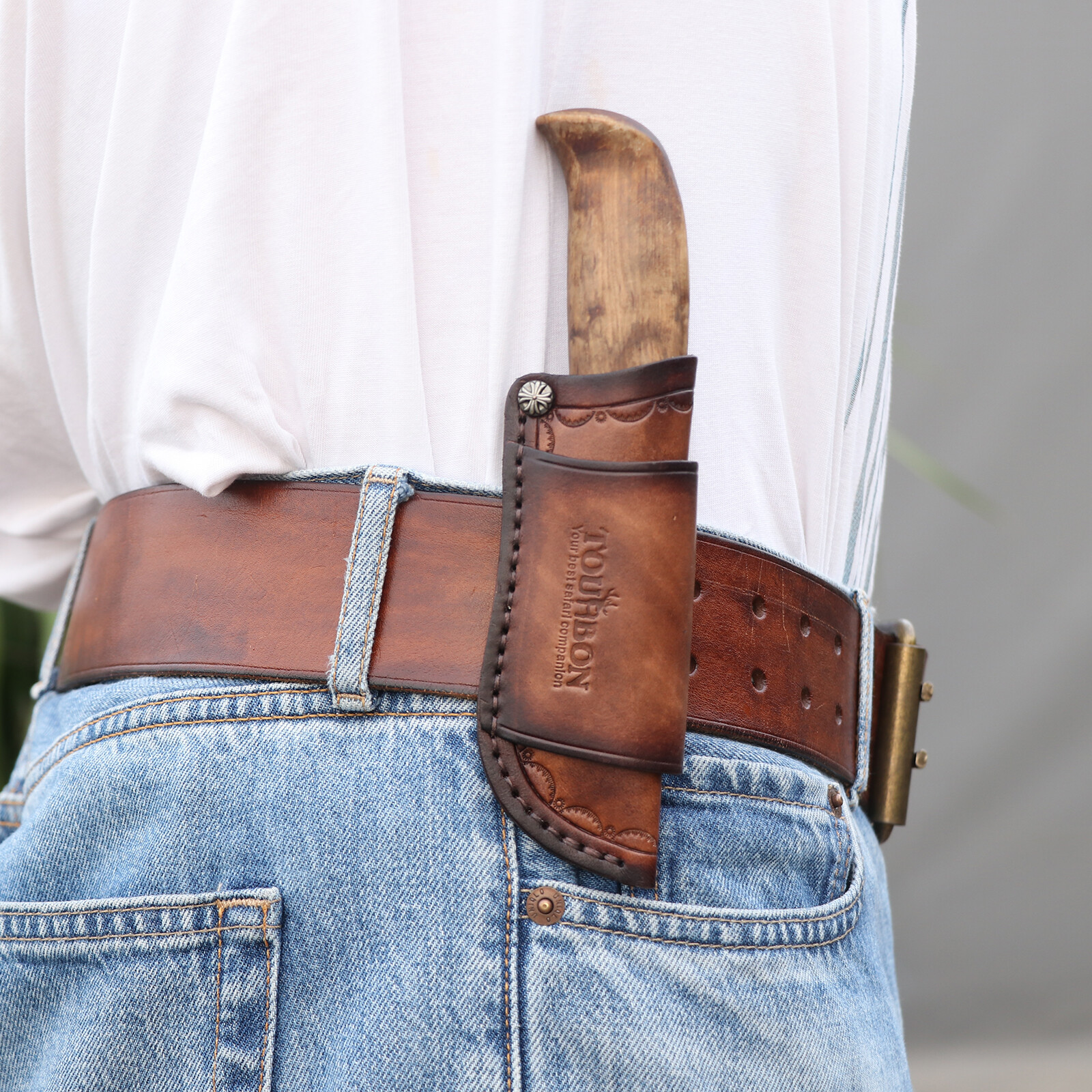Leather Knife Sheath for Fixed Blade Knives – Belt-Mounted Storage Pocket Case