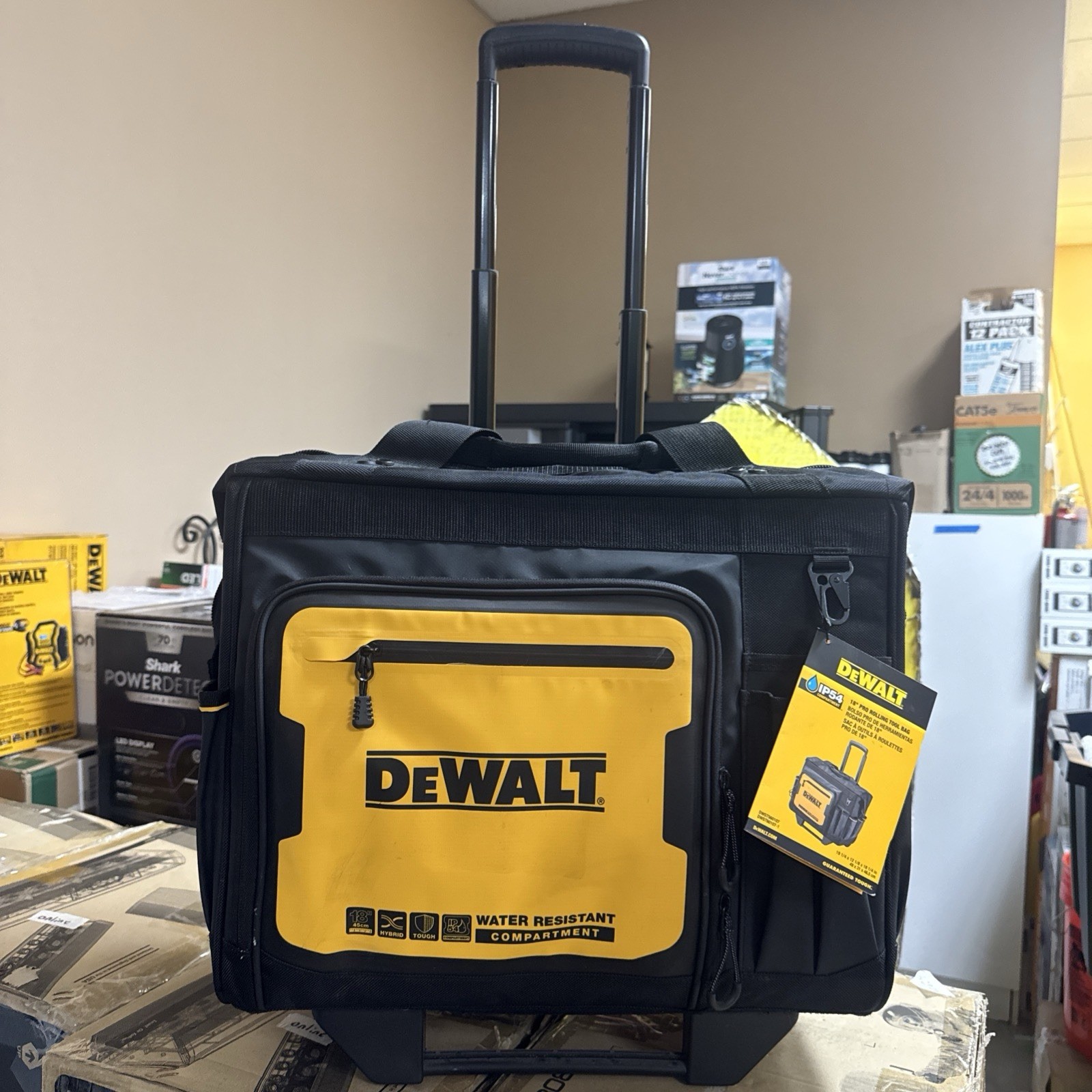 (In the USA) DeWALT DWST560107 18″ PRO Durable Water Resistant Rolling Tool Bag