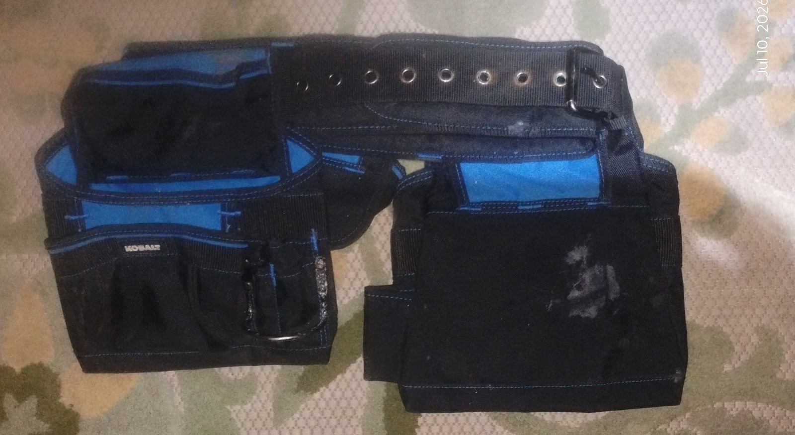 Kobalt Tool Belt with Multiple Tool Pouches. **Only Wear Is From Storage